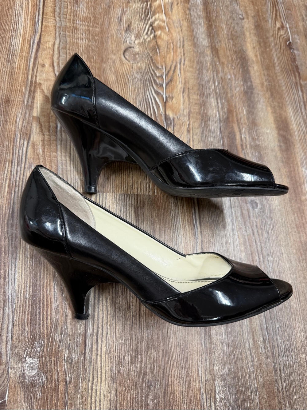 Vintage Franco Sarto black patent leather peep toe kitten heels - Picture 5 of 7